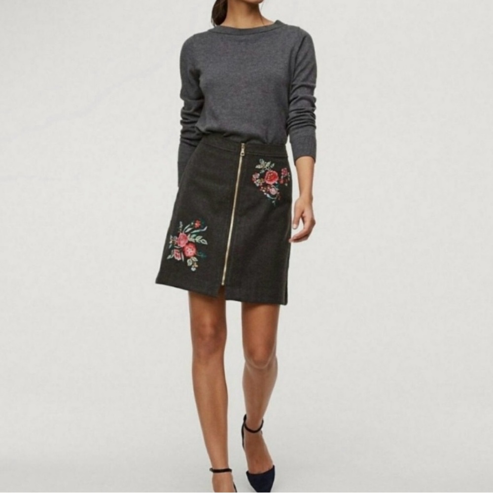 LOFT Dark Skirt with Floral Embroidery. Size 10